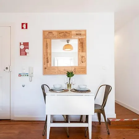 아파트 Sol A Alfama Typical Cosy Flat With River View *